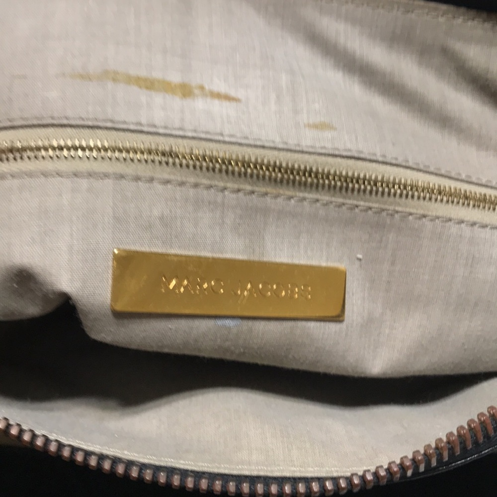 Marc Jacobs triple compartment satchel with double lock and gold tone hardware. - Picture 14 of 16